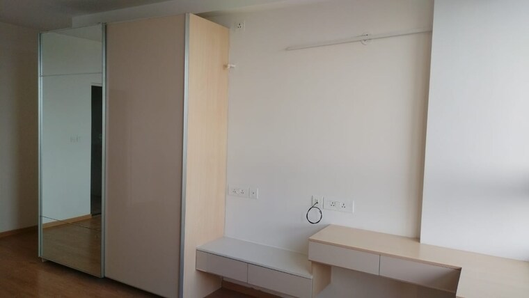 Room, mantri-lithos 3 Bedroom 1875 Sq.Ft. Apartment In Thanisandra Bangalore 9621855