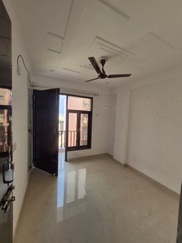 Room in 2 BHK Builder Floor at Saket – for Rent