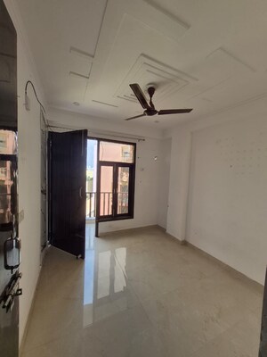 Room in 1 BHK Builder Floor at Saket – for Rent