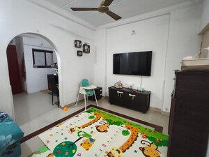 Bedroom in 2 BHK Apartment at Skylark CHS Andheri, Andheri West – for Rent