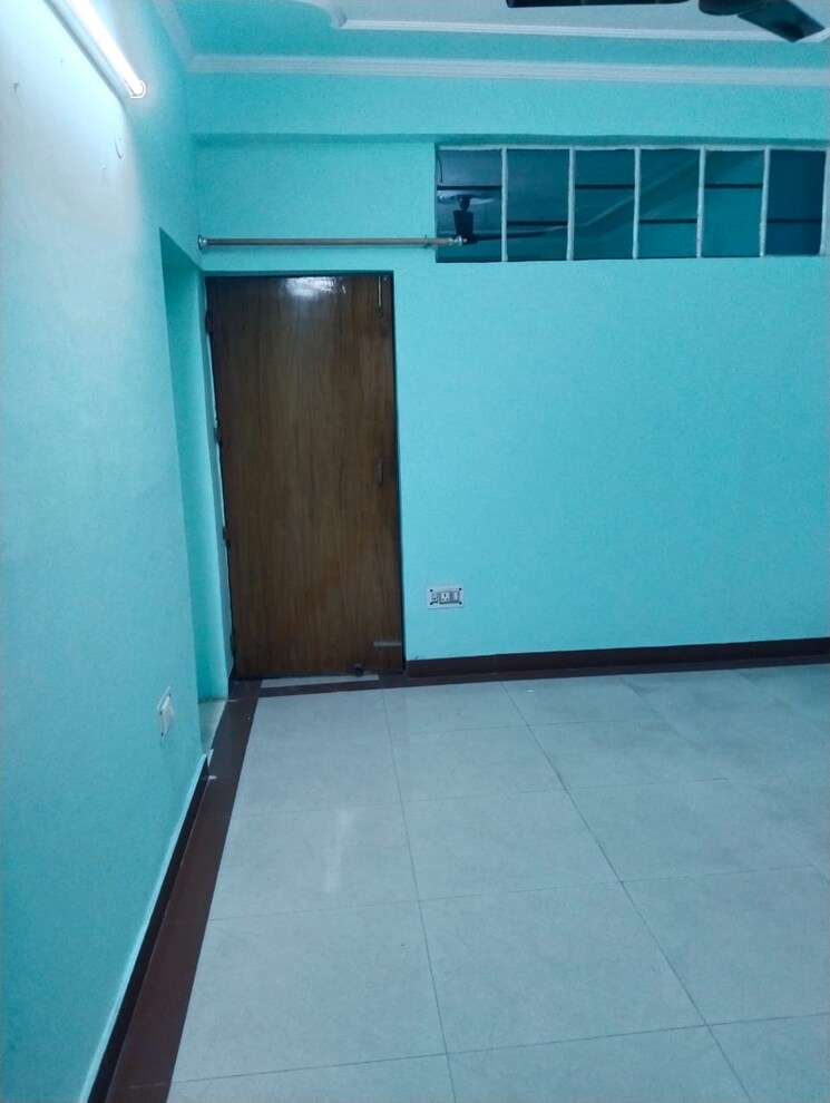 Room, janakpuri 3 Bedroom 1350 Sq.Ft. Apartment In Janakpuri Delhi 9621951
