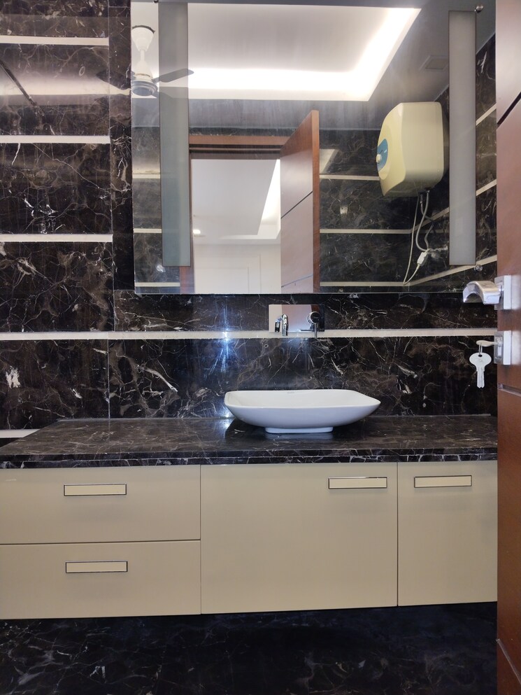 Kitchen, safdarjung enclave 4 Bedroom 4500 Sq.Ft. Apartment In Safdarjung Enclave Delhi 9622097