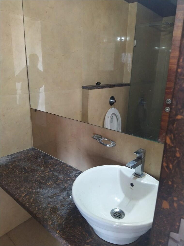 Bathroom, kabra-aurum 2 Bedroom 639 Sq.Ft. Apartment In Goregaon West Mumbai 9622129