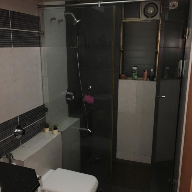Attached Bathroom, bandra west 2 Bedroom 900 Sq.Ft. Apartment In Bandra West Mumbai 9622172