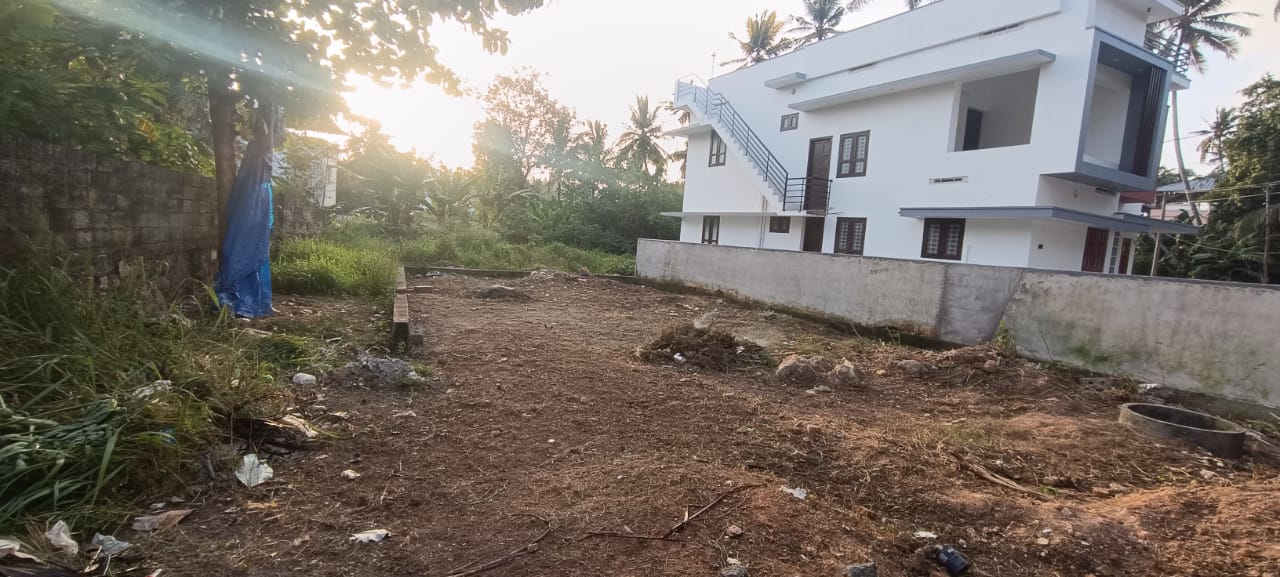 Plot For Sale in Karamana
