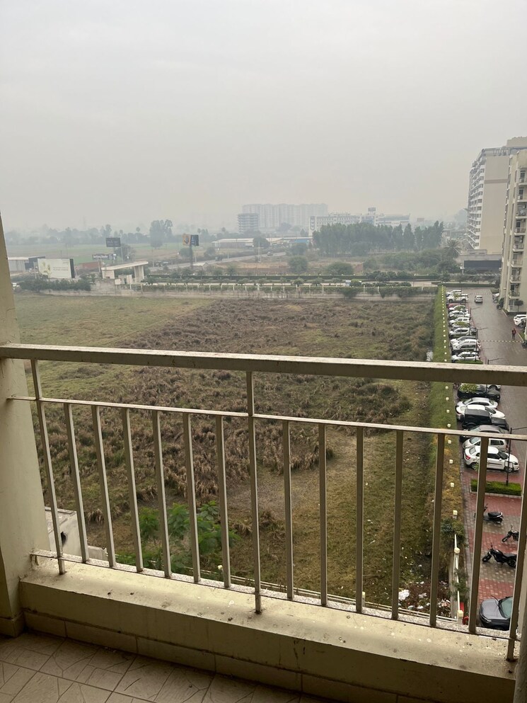 Balcony, international airport road 2 Bedroom 1250 Sq.Ft. Apartment In International Airport Road Zirakpur 9622196