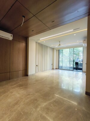 Room in 4 BHK Builder Floor at Sushant Lok I – for Sale