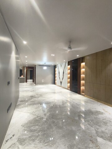 Building Lobby in 4 BHK Builder Floor at Sector 55 – for Sale