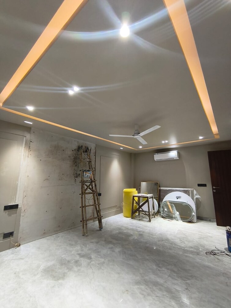 Room, sector 55 4 Bedroom 4500 Sq.Ft. Builder Floor In Sector 55 Gurgaon 9622289