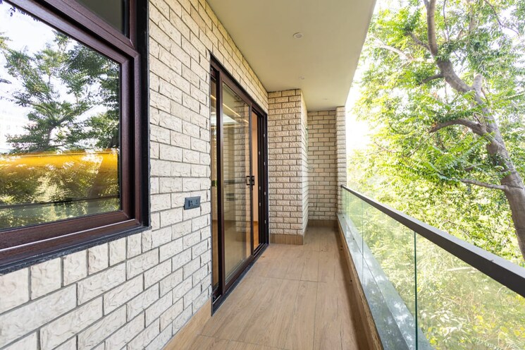 Balcony, south extension 3 Bedroom 1800 Sq.Ft. Builder Floor In South Extension Delhi 9622382