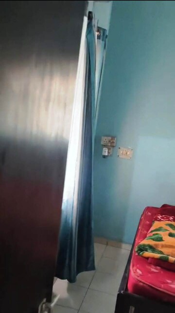 Room in 1 BHK Apartment at Ambuja Upohar The Condoville, Em Bypass – for Rent