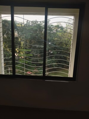  2 BHK Apartment at Veena Saaz, Kandivali East – for Rent