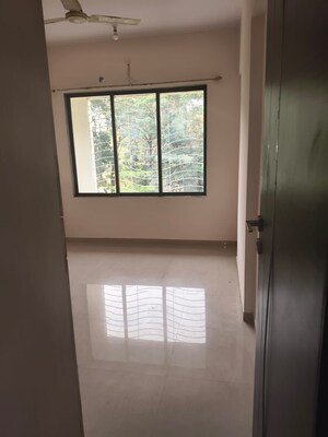 Room in 2 BHK Apartment at Veena Saaz, Kandivali East – for Rent