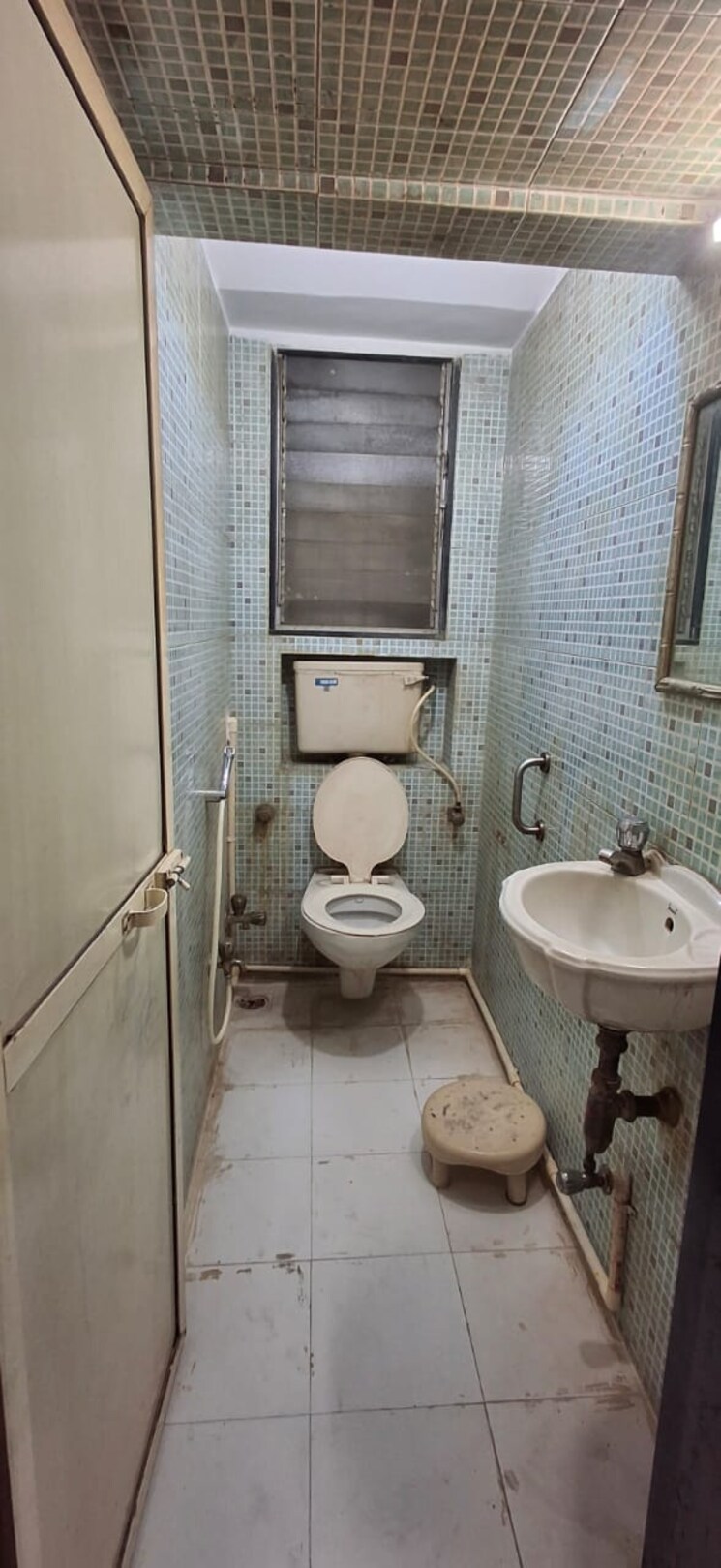 Bathroom, poonam-complex-kandivali 1 Bedroom 575 Sq.Ft. Apartment In Kandivali East Mumbai 9622412