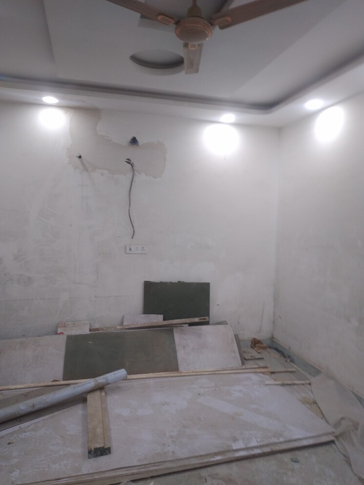 Bathroom, govindpuri 2 Bedroom 75 Sq.Yd. Builder Floor In Govindpuri Delhi 9622467