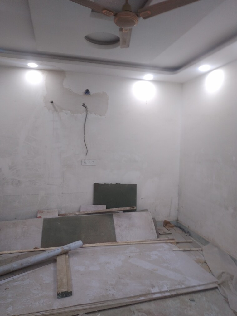 Bathroom, govindpuri 2 Bedroom 75 Sq.Yd. Builder Floor In Govindpuri Delhi 9622467