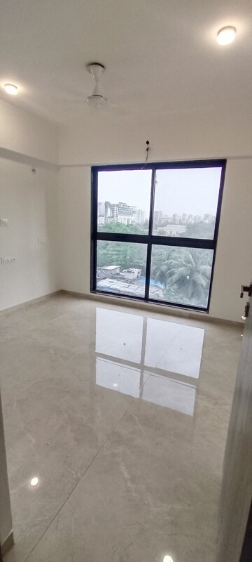 Room in 1 BHK Apartment at Andheri West – for Rent