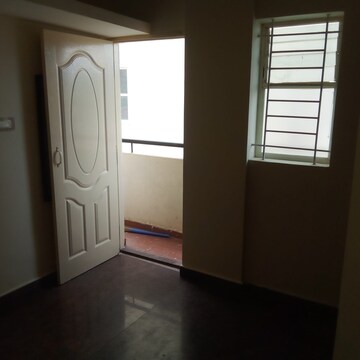 Room in 1 BHK Builder Floor at Ejipura – for Rent