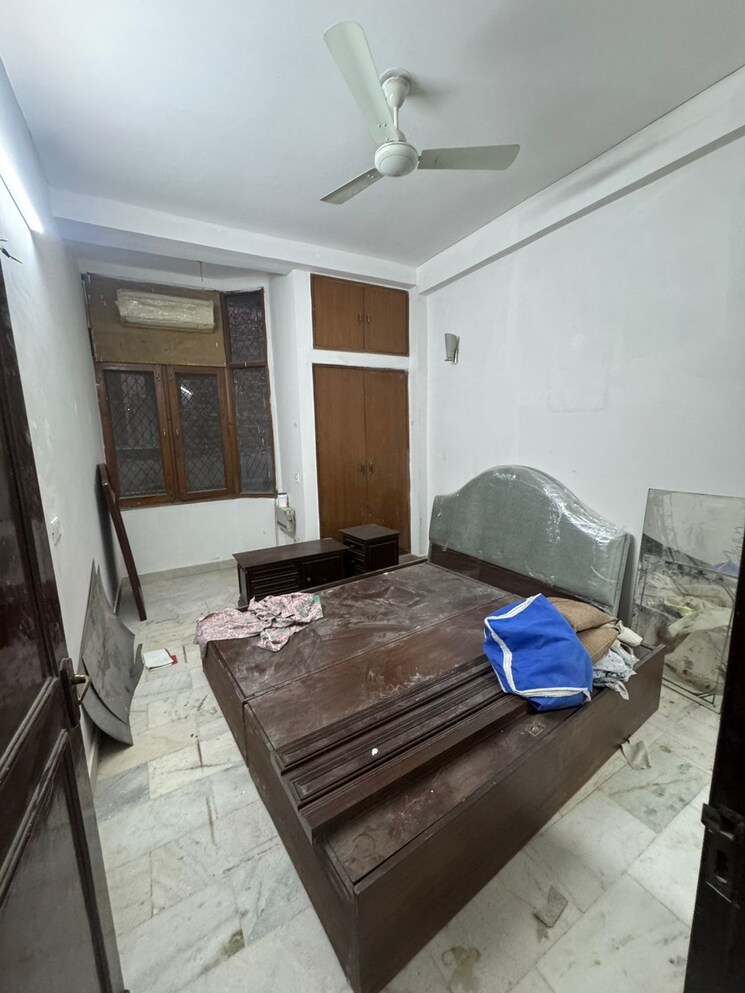 Bedroom, shivalik colony 3 Bedroom 1800 Sq.Ft. Builder Floor In Shivalik Colony Delhi 9622567