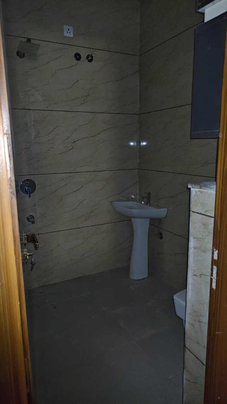 Bathroom, kharar landran road 4 Bedroom 2800 Sq.Ft. Apartment In Kharar Landran Road Mohali 9622561