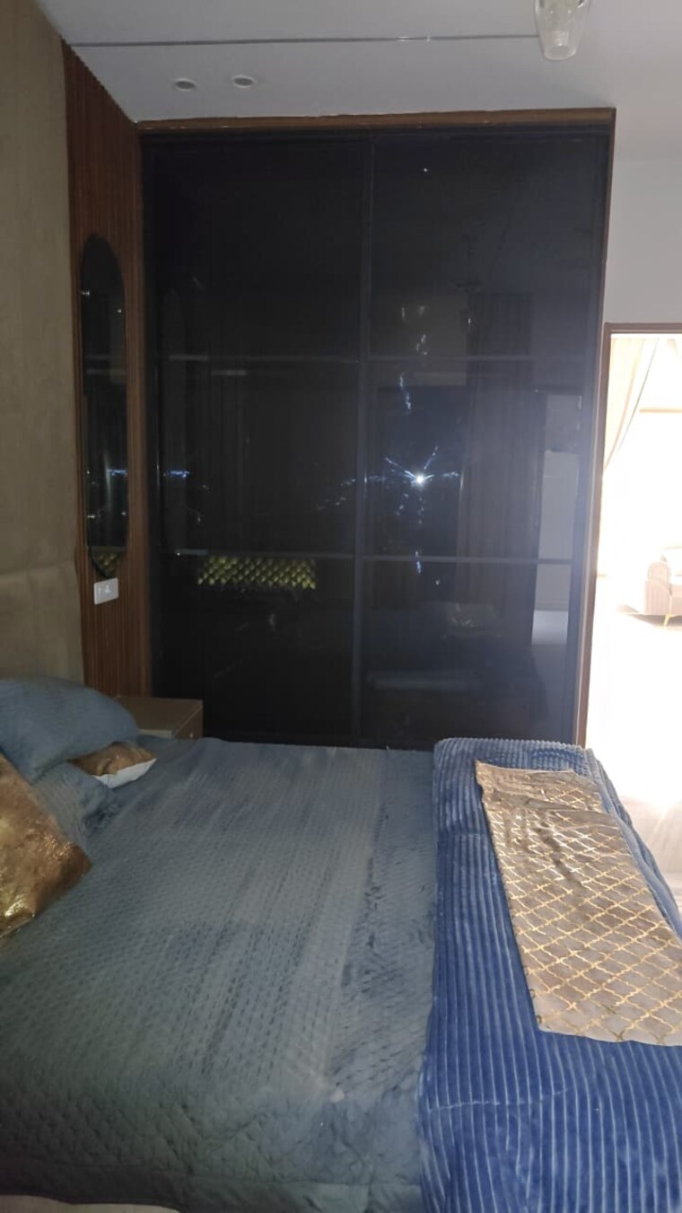 Room, kharar landran road 4 Bedroom 2800 Sq.Ft. Apartment In Kharar Landran Road Mohali 9622561