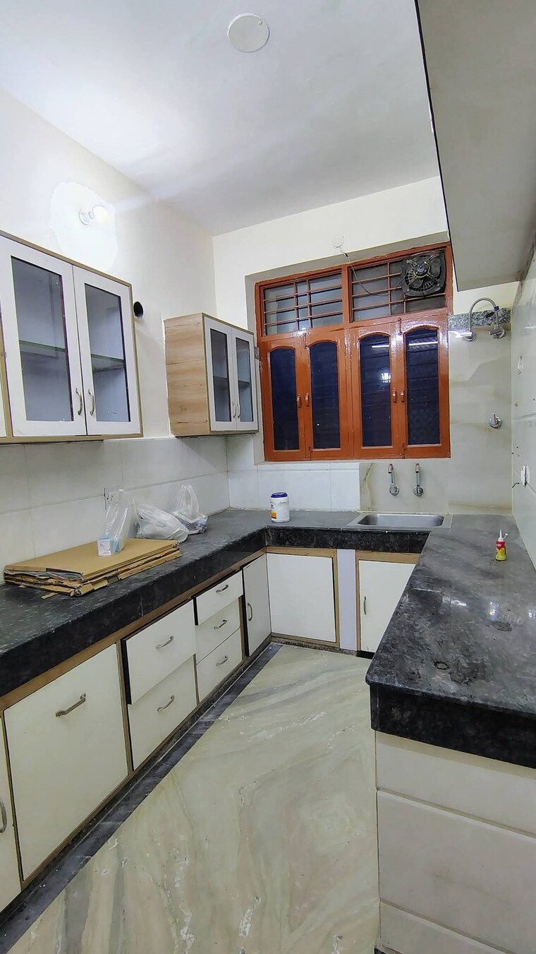 Kitchen, saket 3 Bedroom 1500 Sq.Ft. Builder Floor In Saket Delhi 9622601