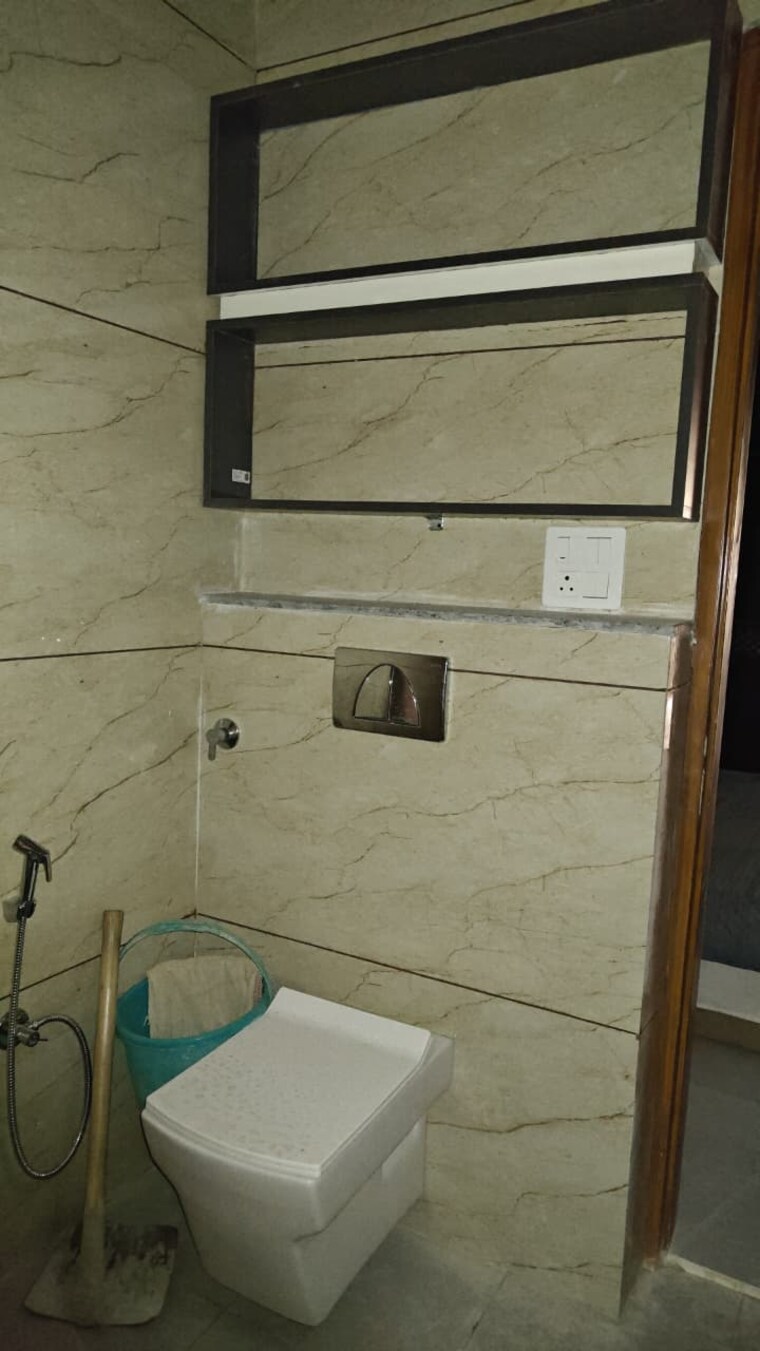 Bathroom, kharar road 4 Bedroom 950 Sq.Ft. Apartment In Kharar Road Mohali 9622591