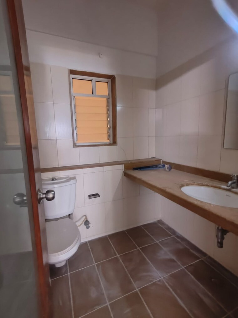 Attached Bathroom, rohan-seher 3.5 Bedroom 2700 Sq.Ft. Apartment In Baner Pune 9622592