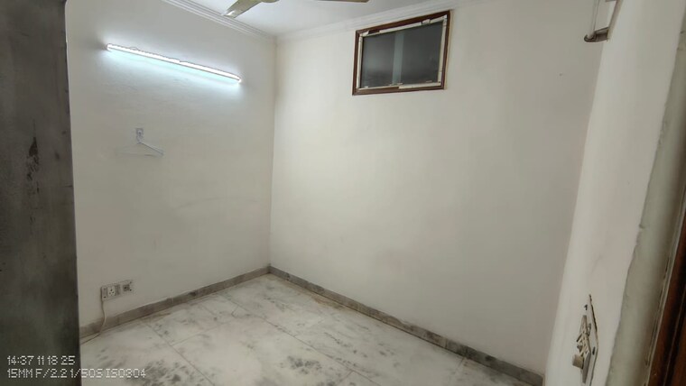 Room, khirki extension 2 Bedroom 1000 Sq.Ft. Builder Floor In Khirki Extension Delhi 9622609