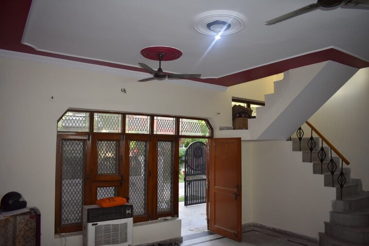 Bedroom, omicron 1a greater noida 3 Bedroom 200 Sq.Mt. Independent House In Omicron 1a Greater Noida Greater Noida 9622603