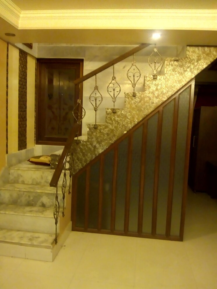 undefined, jangpura 2 Bedroom 2000 Sq.Ft. Builder Floor In Jangpura Delhi 9622619