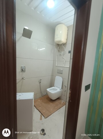 Furnished Amenities in 4 BHK Builder Floor at Malviya Nagar – for Sale