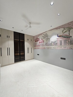 Room in 4 BHK Builder Floor at Ansal Api Versalia 2, Sector 67a – for Sale