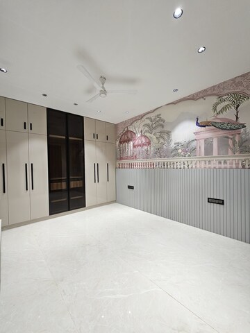 Room in 4 BHK Builder Floor at Ansal Api Versalia 2, Sector 67a – for Sale