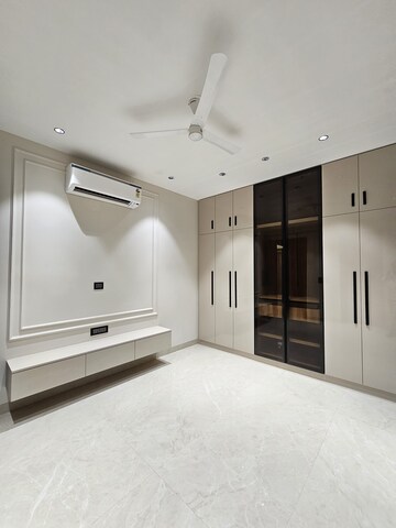 Building Lobby in 4 BHK Builder Floor at Ansal Api Versalia 2, Sector 67a – for Sale