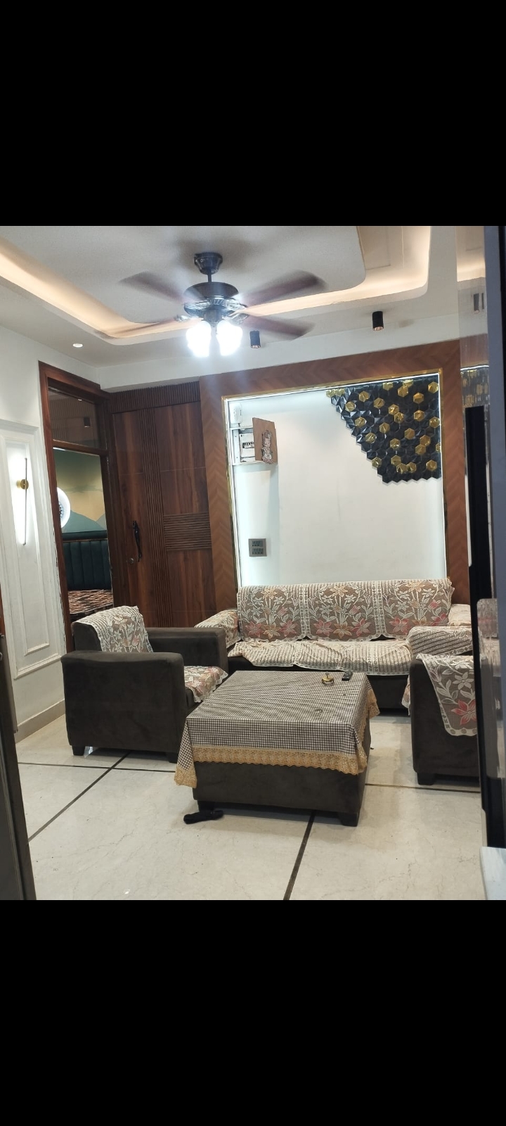 2 BHK 950 Sq.Ft. Builder Floor in Kanha Apartments Indirapuram