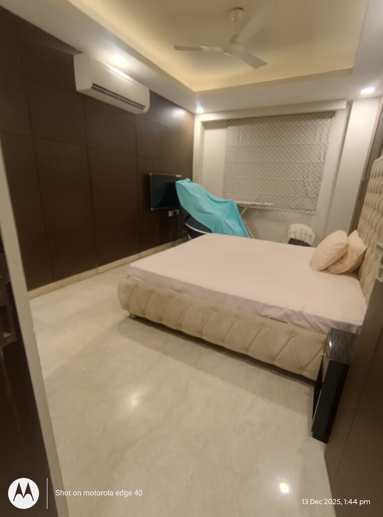 Room, saket 3 Bedroom 200 Sq.Yd. Builder Floor In Saket Delhi 9622646