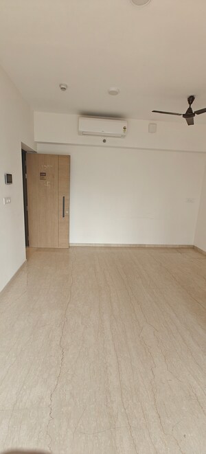 Room in 2 BHK Apartment at Lodha Vista, Lower Parel – for Rent