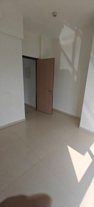 Room in 2 BHK Apartment at Lodha Vista, Lower Parel – for Rent