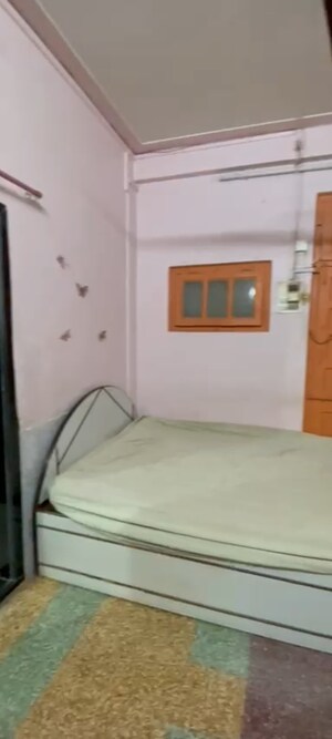 Bedroom in 1 BHK Apartment at Matunga West – for Rent