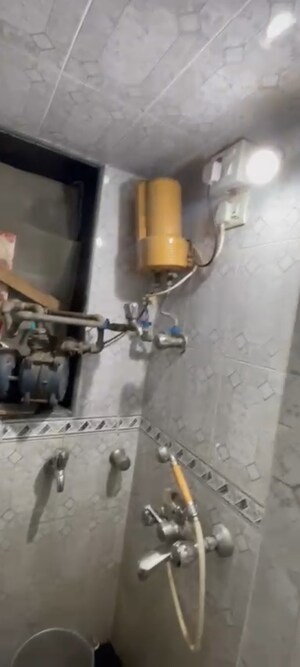 Bathroom in 1 BHK Apartment at Matunga West – for Rent