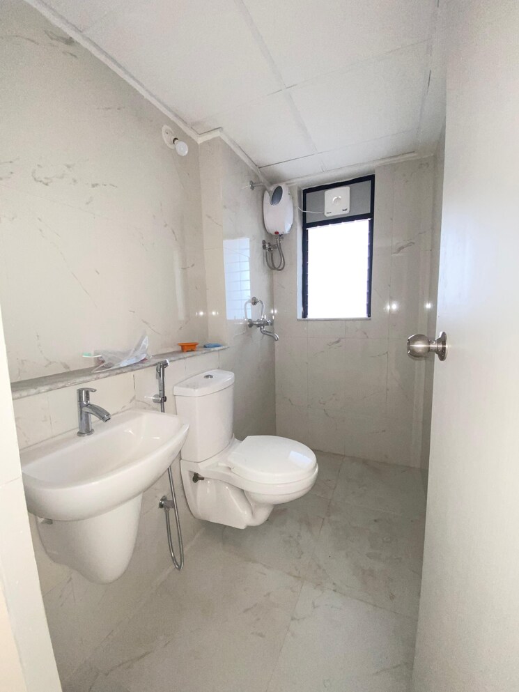 Bathroom, runwal-gardens-phase-i 1 Bedroom 467 Sq.Ft. Apartment In Dombivli East Thane 9622738
