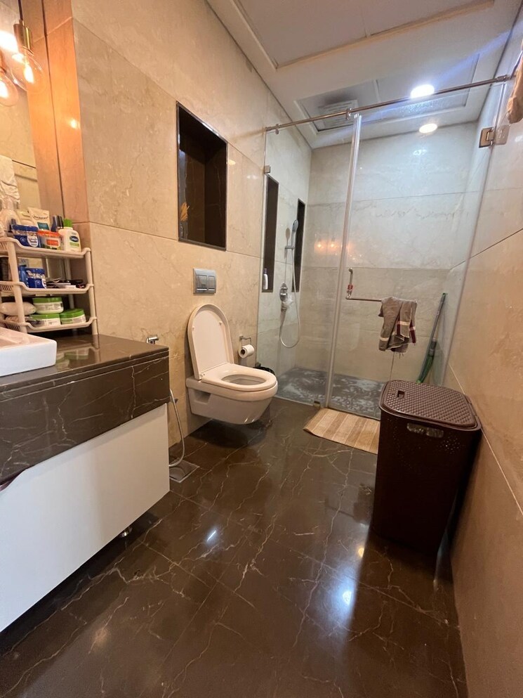 Attached Bathroom, lokhandwala-minerva-mahalaxmi 3 Bedroom 2139 Sq.Ft. Apartment In Mahalaxmi Mumbai 9622697