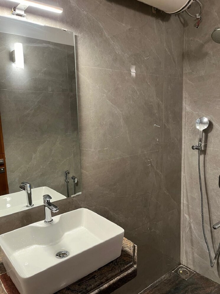 Bathroom, bandra west 2 Bedroom 700 Sq.Ft. Apartment In Bandra West Mumbai 9622700