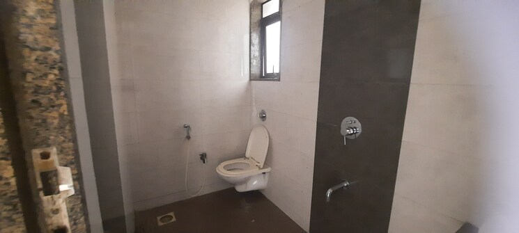 Bathroom, neminath-luxeria 2 Bedroom 770 Sq.Ft. Apartment In Andheri West Mumbai 9622712