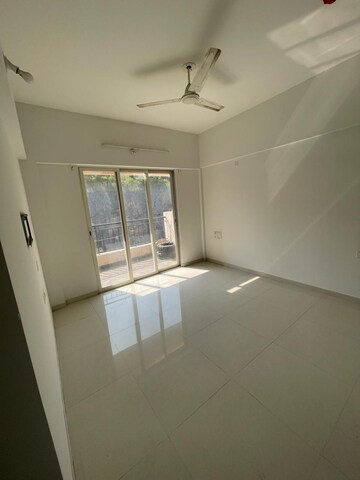Room in 3 BHK Apartment at Puraniks Abitante Fiore, Bavdhan – for Rent