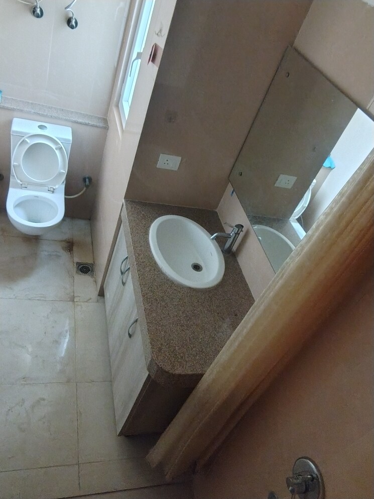 Bathroom, emaar-emerald-estate 3.5 Bedroom 1350 Sq.Ft. Apartment In Sector 65 Gurgaon 9622739