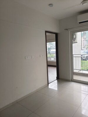 Room in 2 BHK Apartment at Shapoorji Pallonji Joyville Phase 2, Sector 102 – for Rent