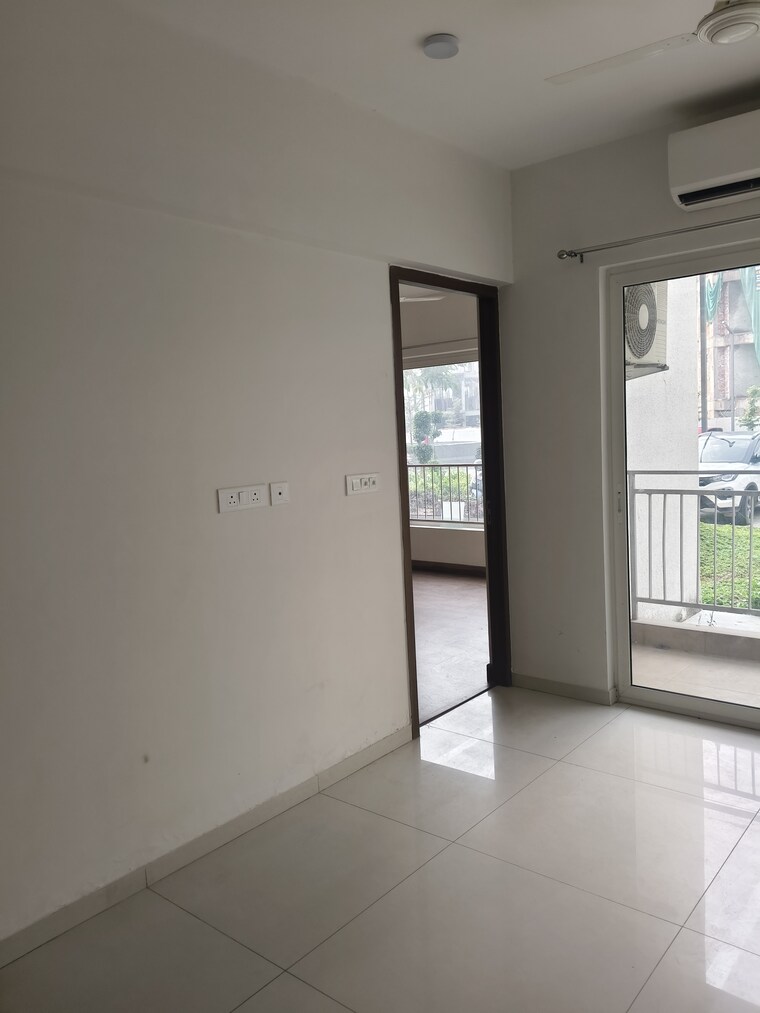 Room, shapoorji-pallonji-joyville-phase-2 2 Bedroom 915 Sq.Ft. Apartment In Sector 102 Gurgaon 9622723