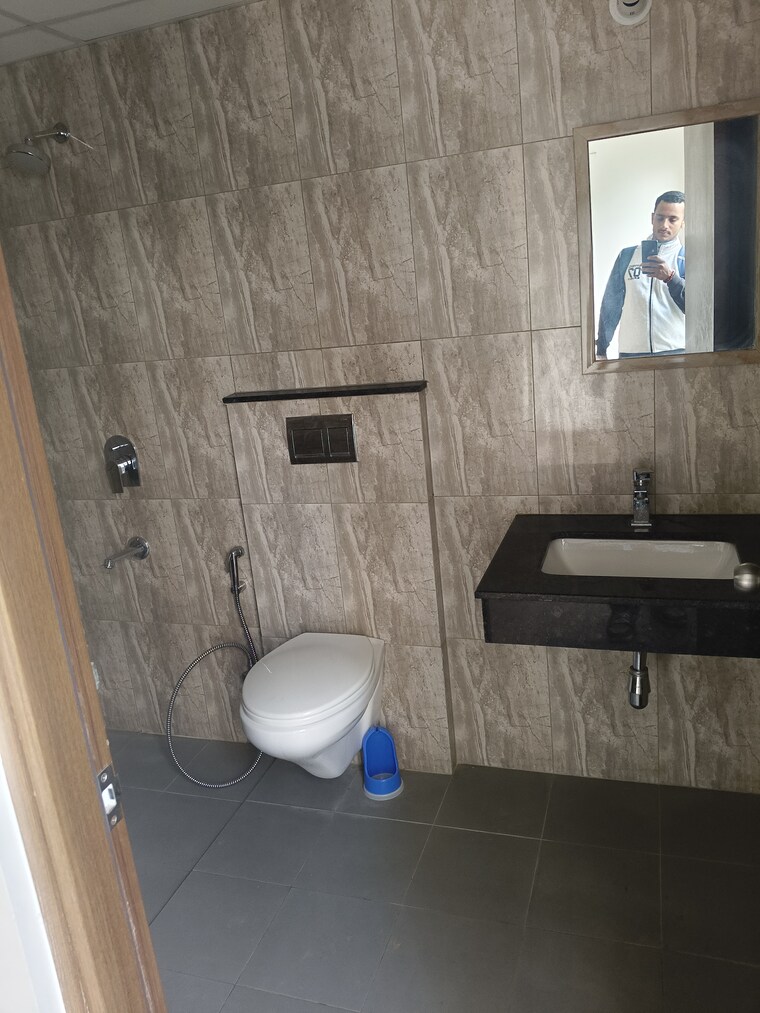 Bathroom, shapoorji-pallonji-joyville-phase-2 2 Bedroom 915 Sq.Ft. Apartment In Sector 102 Gurgaon 9622723
